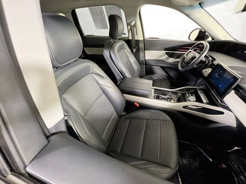 Used 2024 Lincoln Nautilus Reserve image 27