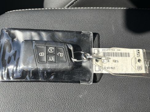 Used 2019 Volkswagen Jetta SE w/ Cold Weather Package image 38