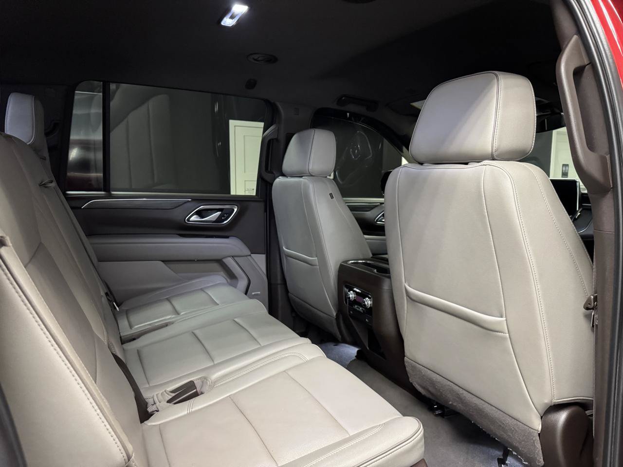 Used 2022 GMC Yukon XL SLT AWD/4WD image 35