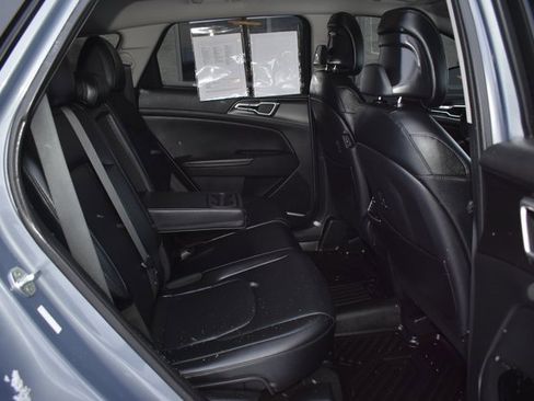 Used 2023 Kia Sportage EX image 40
