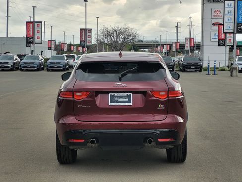 Used 2017 Jaguar F-PACE S image 6