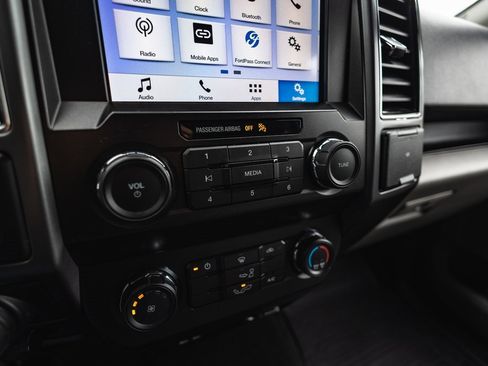 Used 2019 Ford F150 XLT w/ Trailer Tow Package image 18