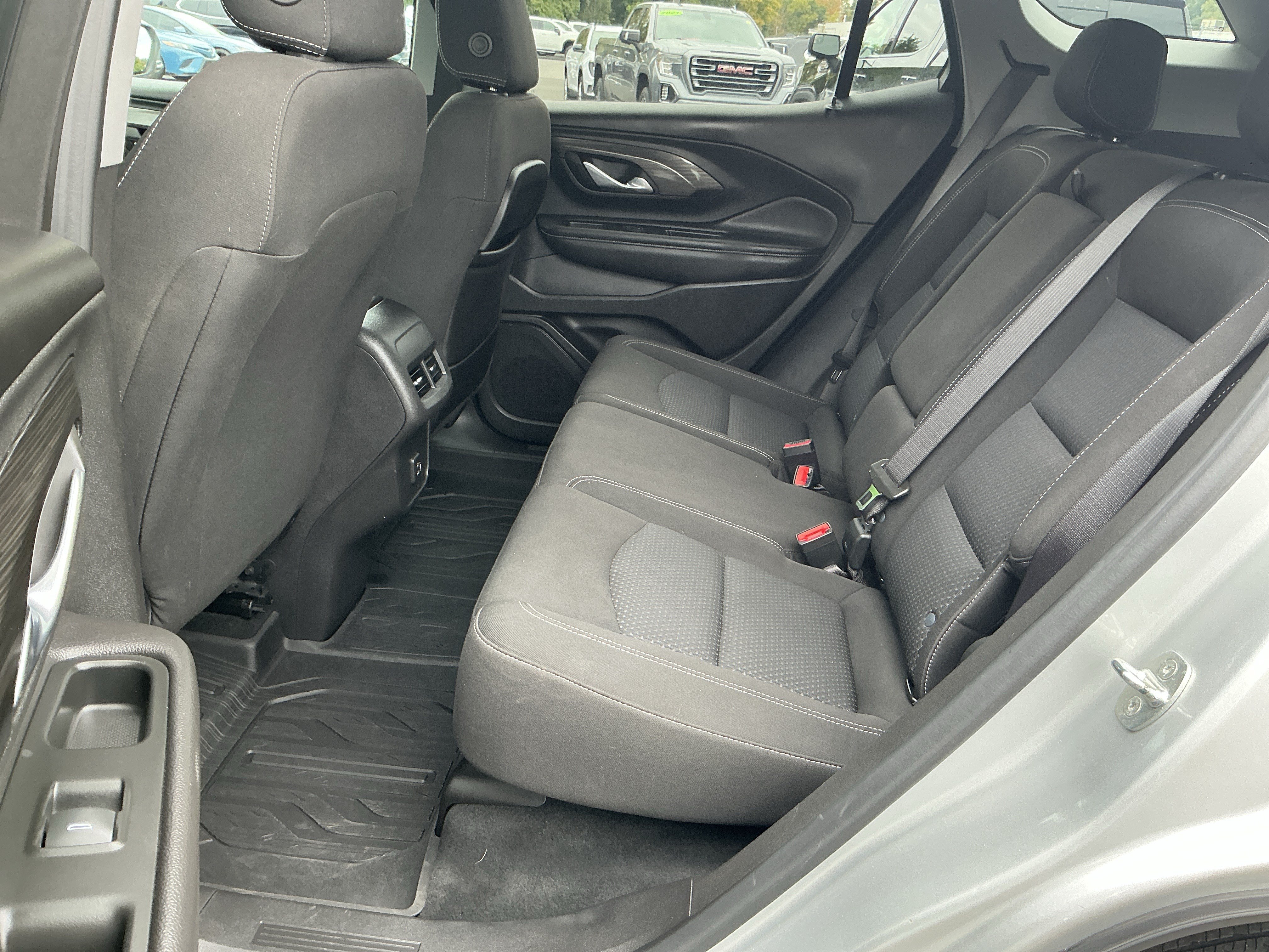 Used 2022 GMC Terrain SLE w/ Driver Convenience Package AWD/4WD image 10