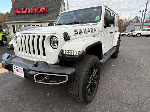 Used 2019 Jeep Wrangler Unlimited Sahara image 9