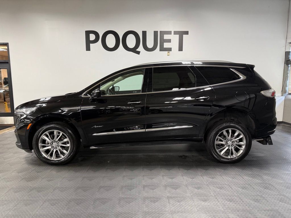 Used 2023 Buick Enclave Avenir FWD image 1