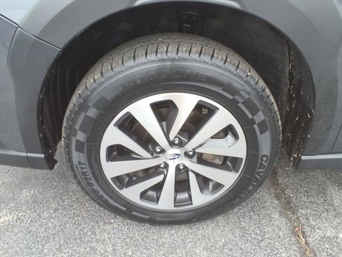 Used 2025 Subaru Outback Premium image 12