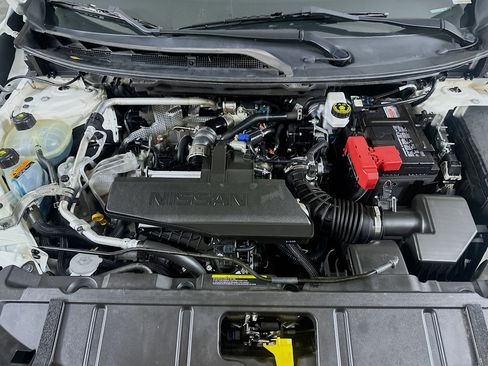 Used 2024 Nissan Rogue S FWD image 31