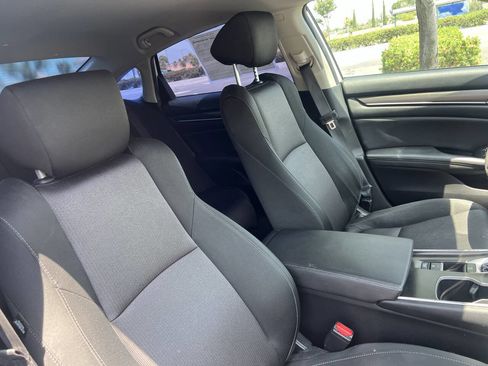 Used 2019 Honda Accord LX image 6