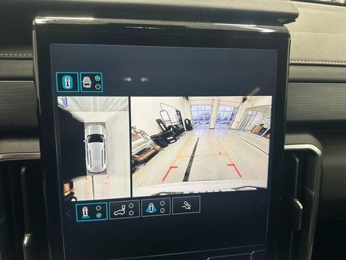 Used 2025 GMC Acadia Elevation image 31