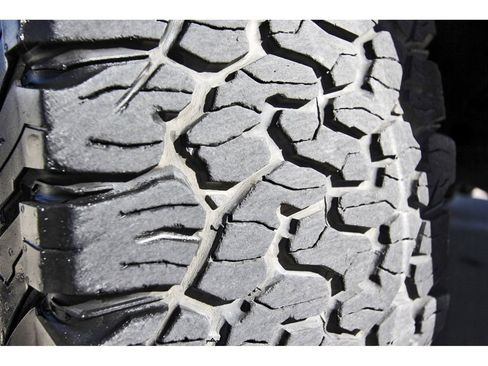 Used 2021 Chevrolet Tahoe Z71 w/ Z71 Signature Package image 29