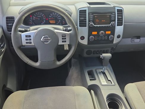 Used 2016 Nissan Frontier SV w/ SV Value Truck Package RWD image 11