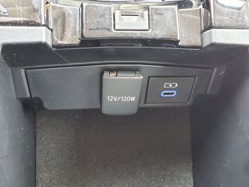 Used 2022 Toyota Corolla LE FWD image 28