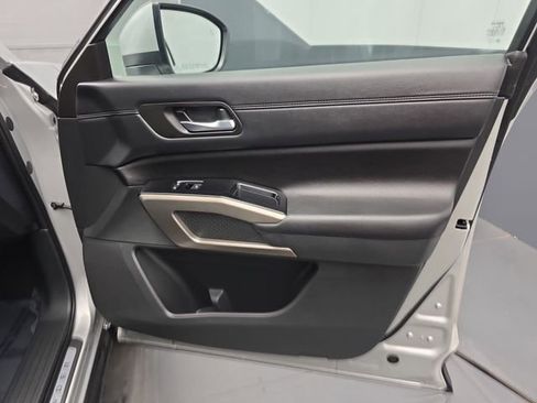 Used 2024 Nissan Pathfinder Platinum w/ Cargo Package image 51