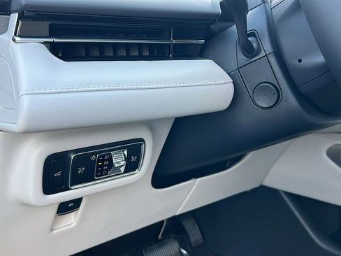 New 2026 Lincoln Nautilus Reserve image 12