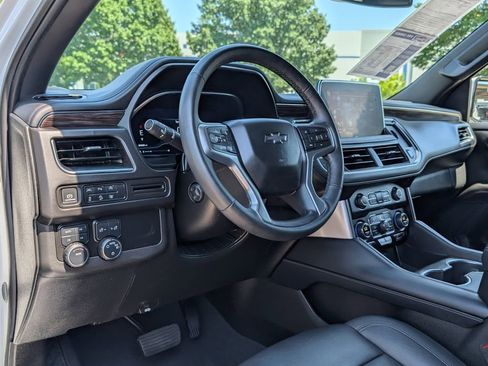 Certified 2024 Chevrolet Tahoe Z71 w/ Luxury Package AWD/4WD image 4