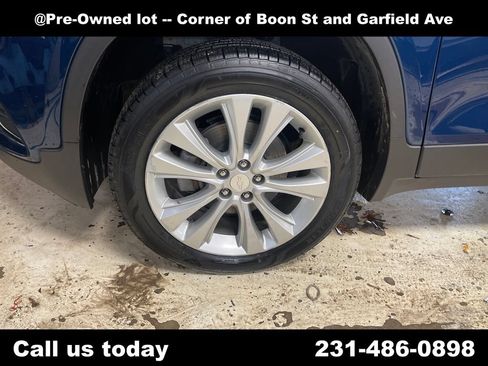 Used 2020 Chevrolet Trax Premier AWD/4WD image 12