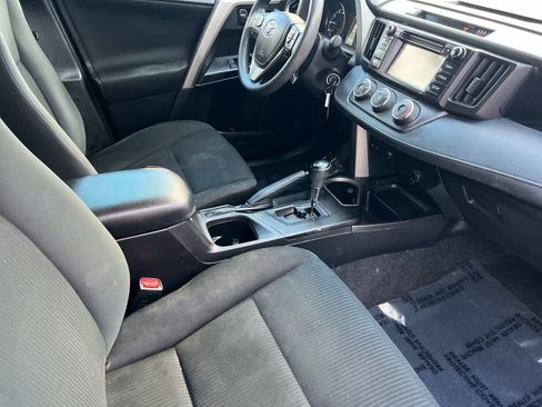 Used 2018 Toyota RAV4 LE image 16