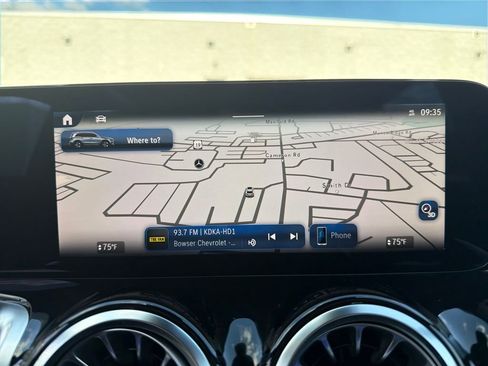 Used 2025 Mercedes-Benz GLB 250 4MATIC image 19