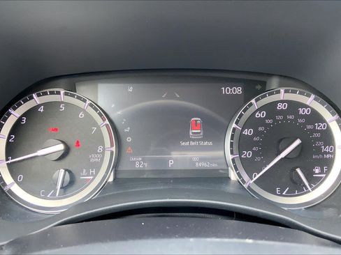 Used 2022 Toyota Highlander XLE FWD image 26