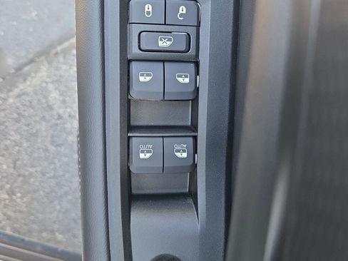 New 2025 Jeep Grand Cherokee L Laredo w/ Luxury Tech Group I image 13