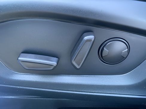 Used 2023 Ford Explorer XLT w/ Equipment Group 202A image 10