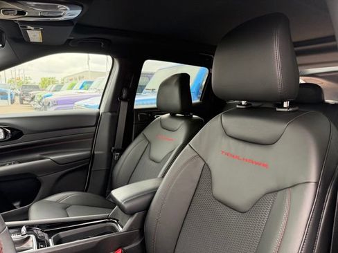 New 2026 Jeep Compass Trailhawk w/ Sun, Sound & Navigation Group AWD/4WD image 6
