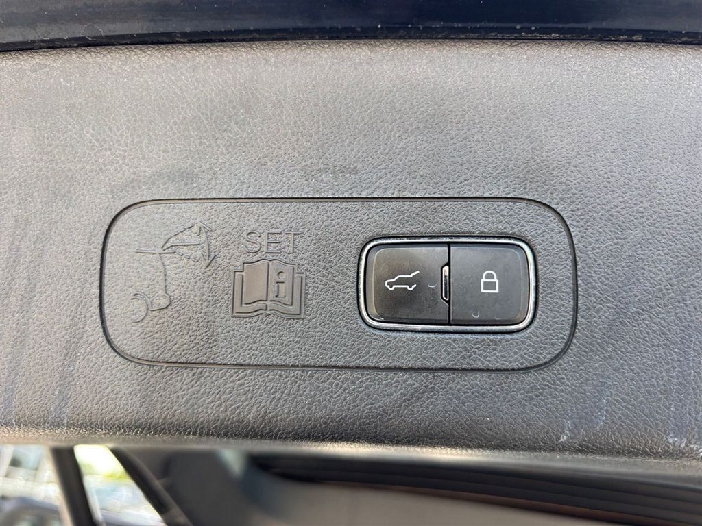 Used 2023 Lincoln Aviator AWD w/ Elements Package image 18
