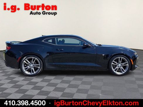Certified 2017 Chevrolet Camaro LT RWD image 7