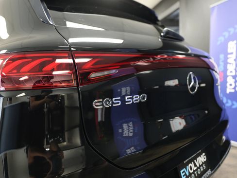 Used 2023 Mercedes-Benz EQS 580 4MATIC SUV image 15