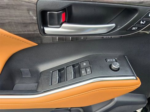 New 2026 Toyota Highlander Platinum image 32