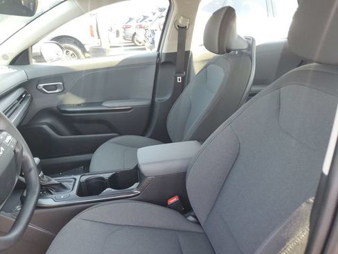 Used 2025 Kia K4 FWD image 8