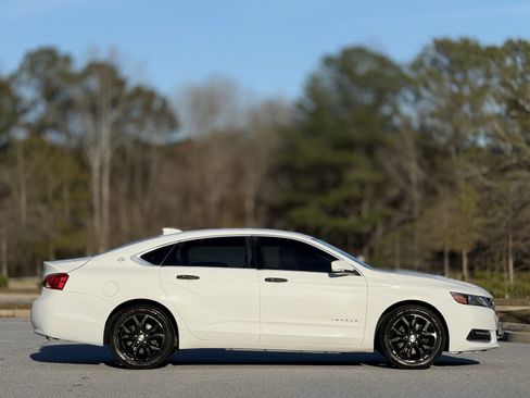 Used 2018 Chevrolet Impala LT image 11