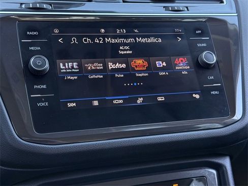 Used 2022 Volkswagen Tiguan SE image 15