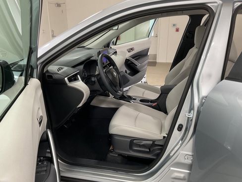 New 2025 Toyota Corolla Cross L image 15