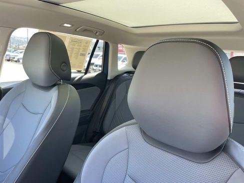 Used 2026 Volkswagen Tiguan SE w/ Panoramic Sunroof Package FWD image 23