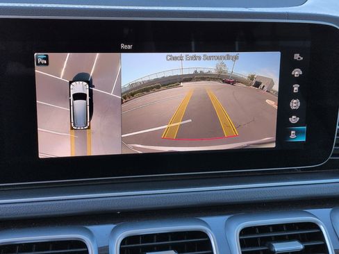 Used 2020 Mercedes-Benz GLS 450 4MATIC image 25