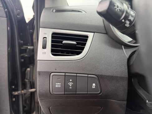 Used 2016 Hyundai Elantra Value Edition image 14