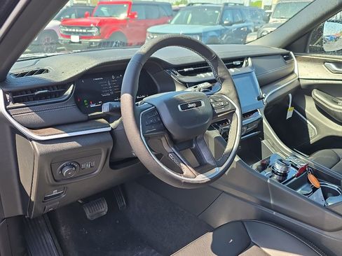 New 2026 Jeep Grand Cherokee L Limited AWD/4WD image 13