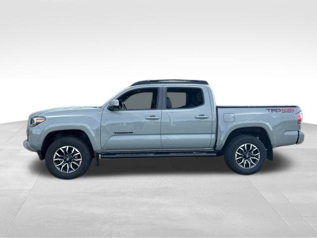 Used 2022 Toyota Tacoma TRD Sport w/ TRD Premium Sport Package AWD/4WD image 2