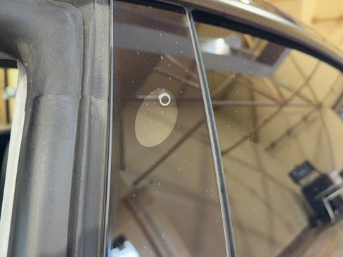 Used 2022 Tesla Model 3 Performance image 12