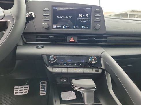 New 2026 Hyundai Elantra SEL Sport FWD image 14
