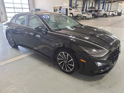 Used 2022 Hyundai Sonata Limited FWD image 4