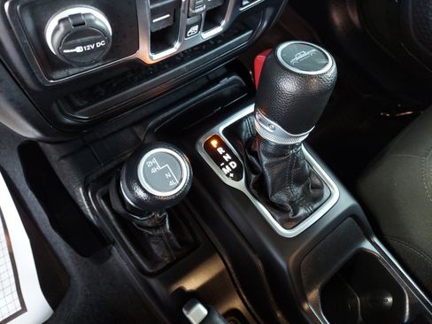 Used 2023 Jeep Gladiator Sport AWD/4WD image 22
