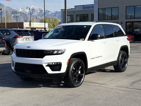 Used 2023 Jeep Grand Cherokee Limited w/ Black Appearance Package AWD/4WD image 2