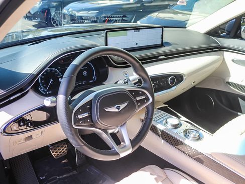 Used 2023 Genesis GV70 3.5T Sport w/ Sport Prestige Package image 17