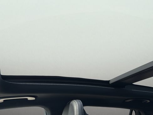 Certified 2026 Mercedes-Benz GLC 300 4MATIC image 18
