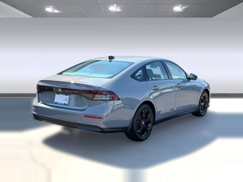 Used 2025 Honda Accord SE image 9