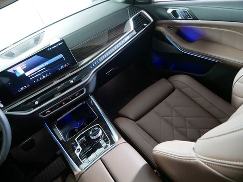 Used 2026 BMW X5 xDrive50e w/ Executive Package image 11