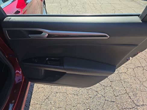 Used 2016 Ford Fusion SE w/ Equipment Group 202A FWD image 24