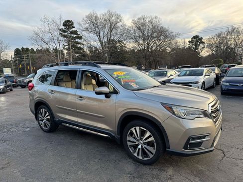 Used 2019 Subaru Ascent Limited w/ Popular Package #4 AWD/4WD image 3